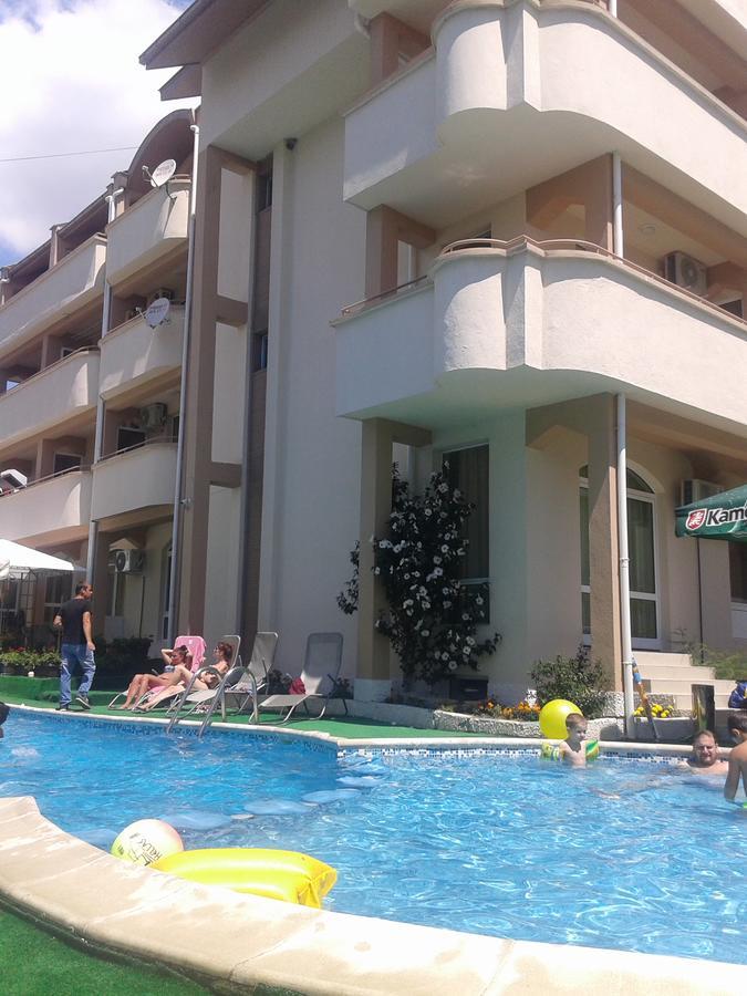 Aparthotel Lucky Family Ravda Bagian luar foto