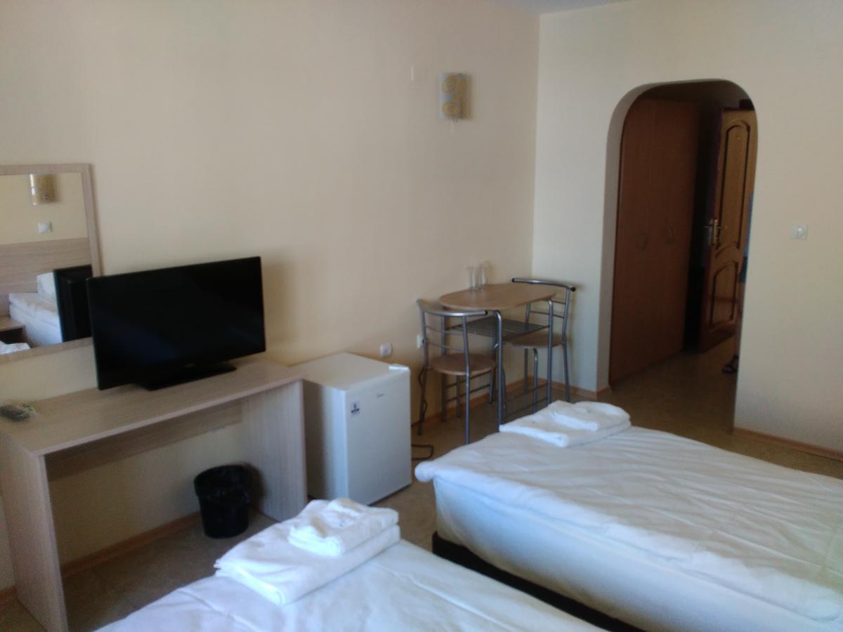 Aparthotel Lucky Family Ravda Bagian luar foto