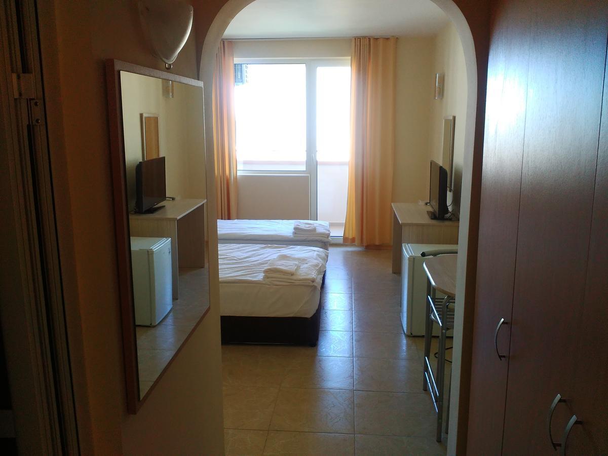 Aparthotel Lucky Family Ravda Bagian luar foto