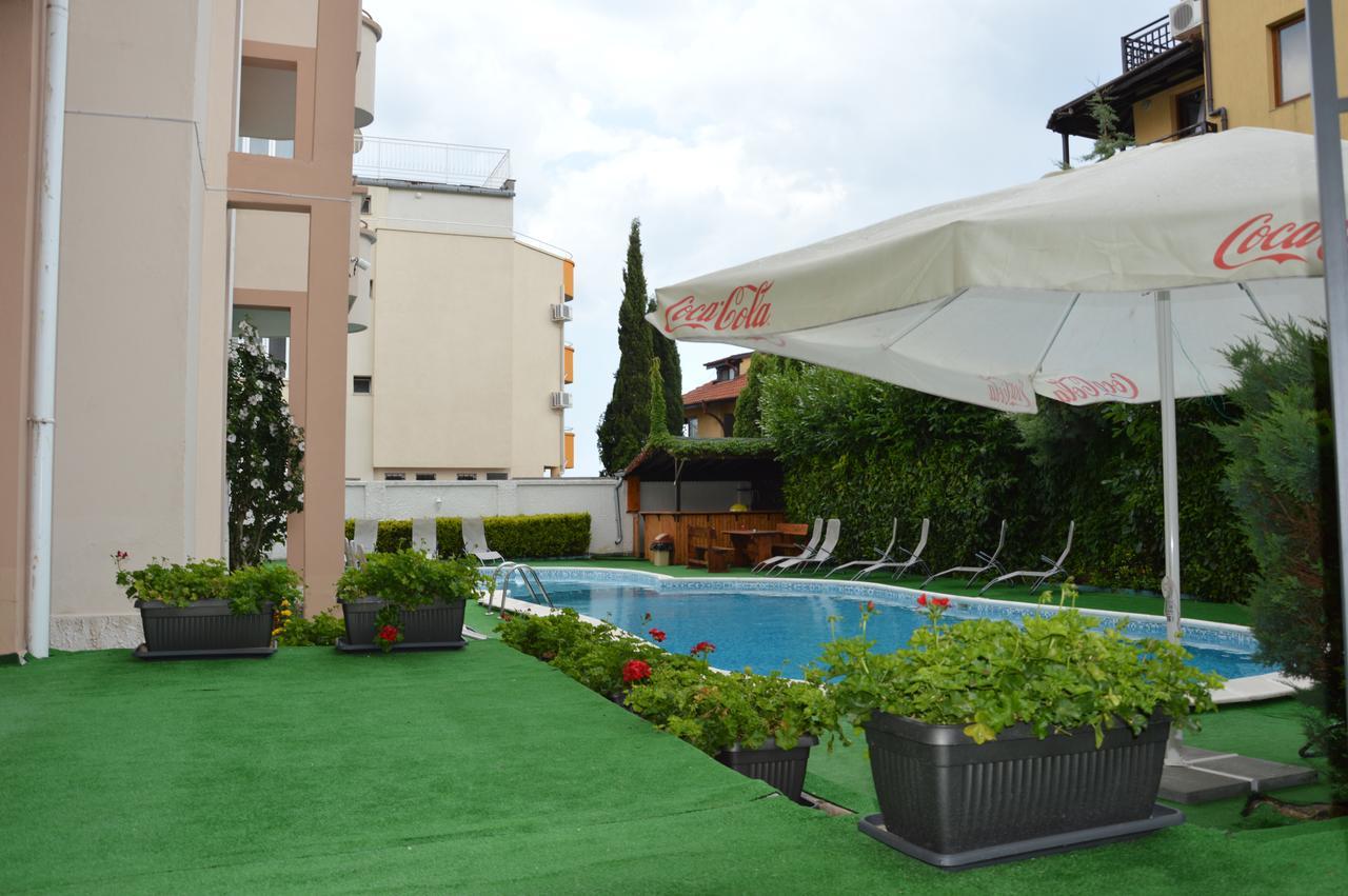 Aparthotel Lucky Family Ravda Bagian luar foto
