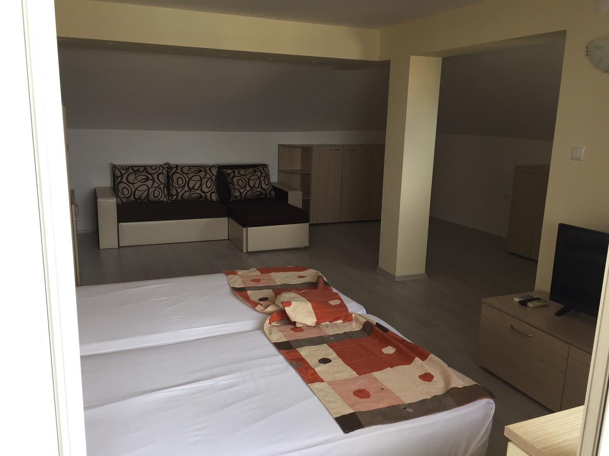 Aparthotel Lucky Family Ravda Bagian luar foto