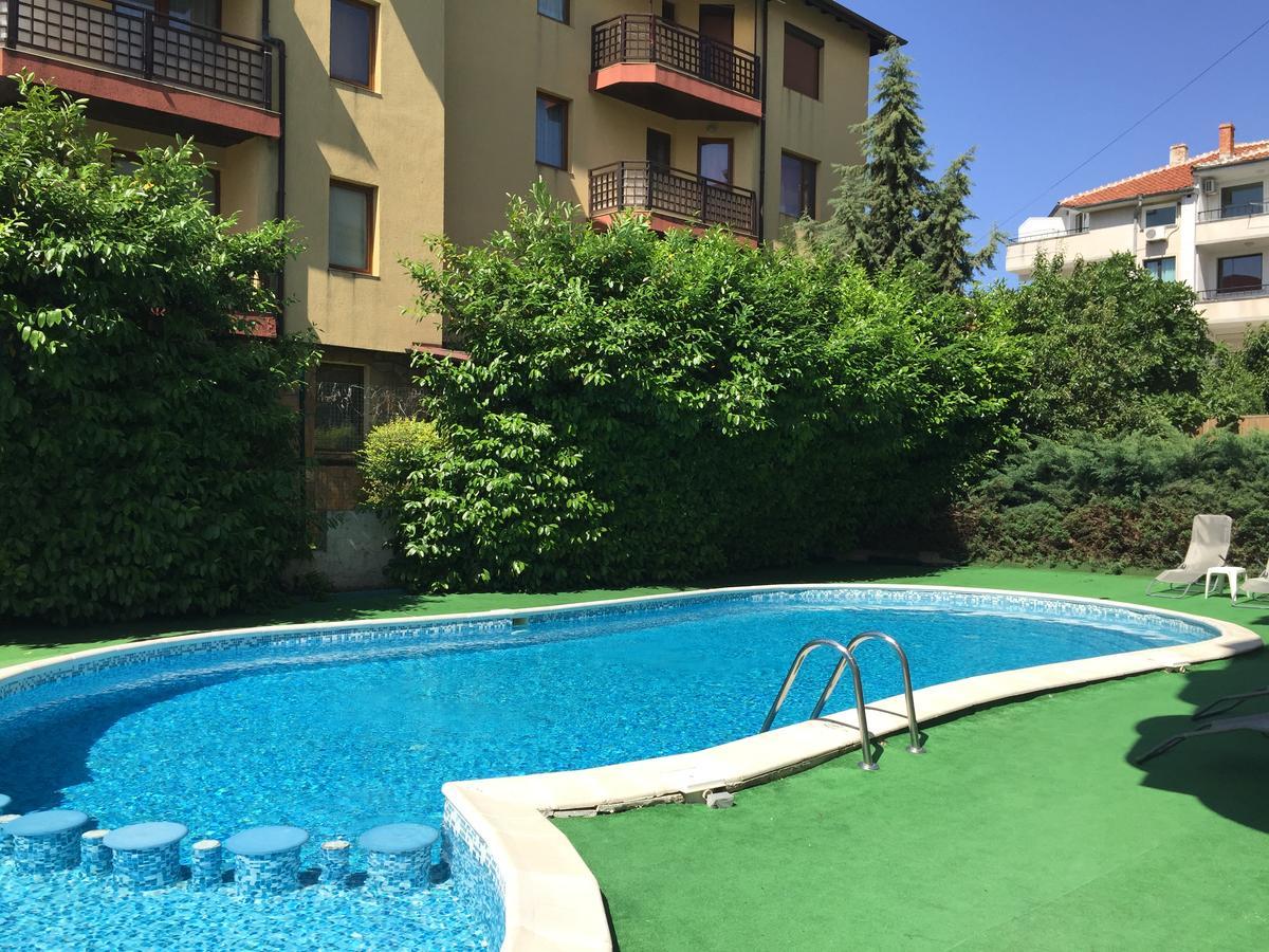 Aparthotel Lucky Family Ravda Bagian luar foto