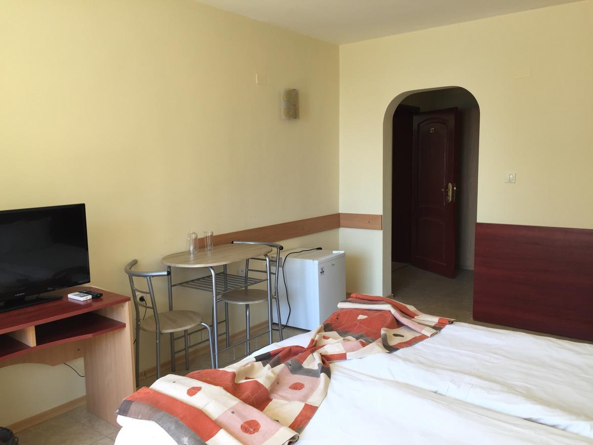 Aparthotel Lucky Family Ravda Bagian luar foto