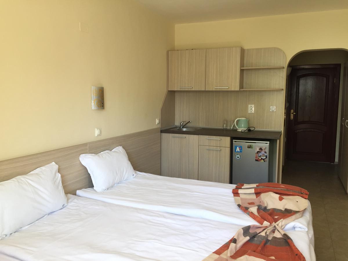 Aparthotel Lucky Family Ravda Bagian luar foto