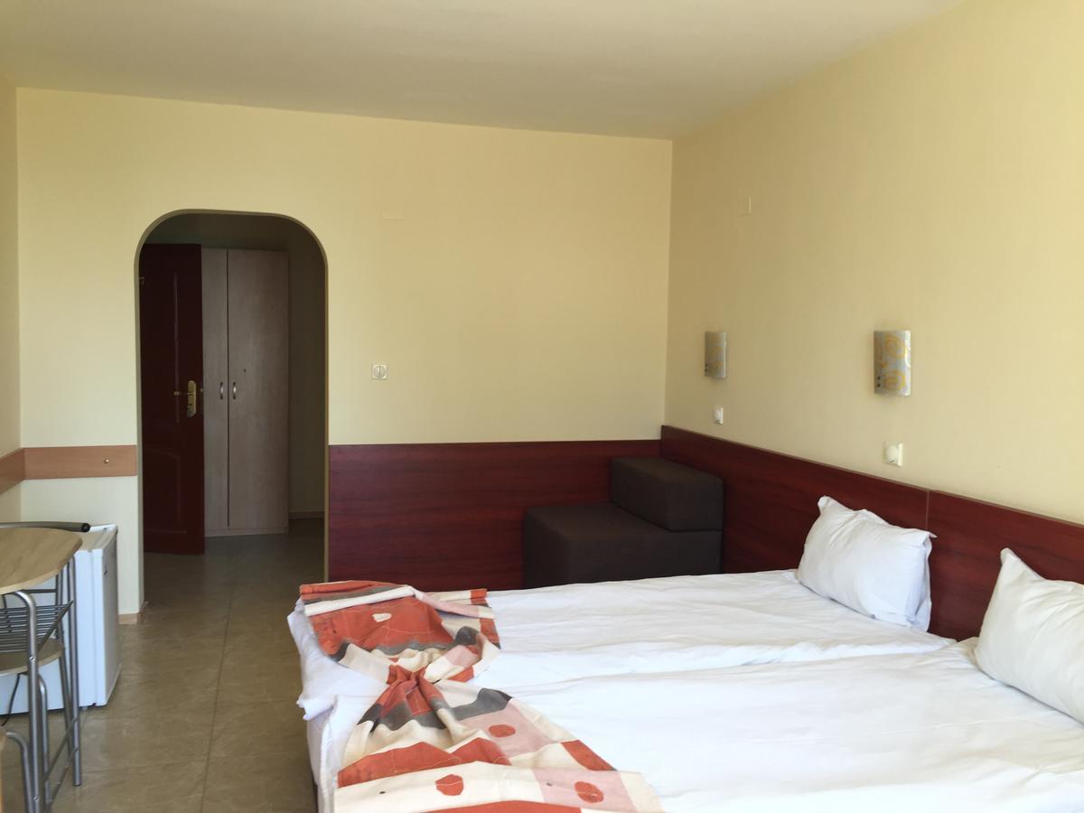 Aparthotel Lucky Family Ravda Bagian luar foto