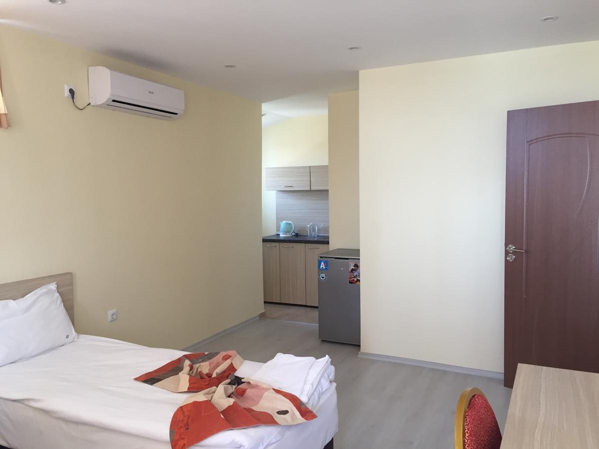 Aparthotel Lucky Family Ravda Bagian luar foto