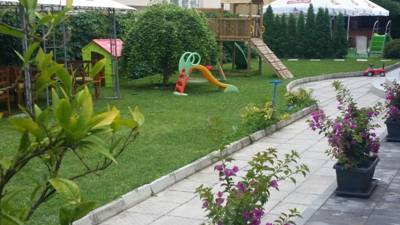 Aparthotel Lucky Family Ravda Bagian luar foto