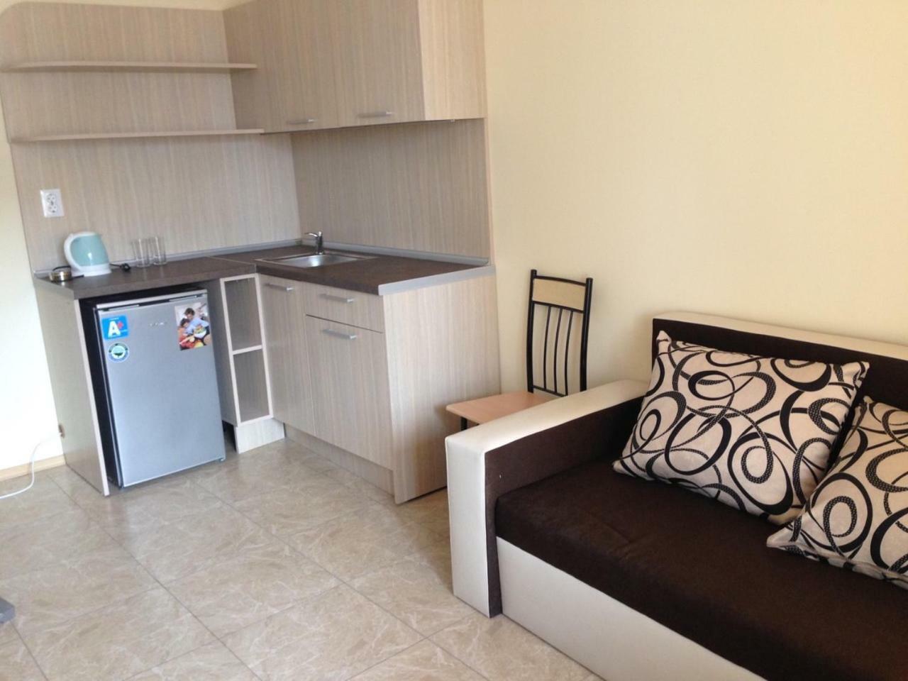 Aparthotel Lucky Family Ravda Bagian luar foto