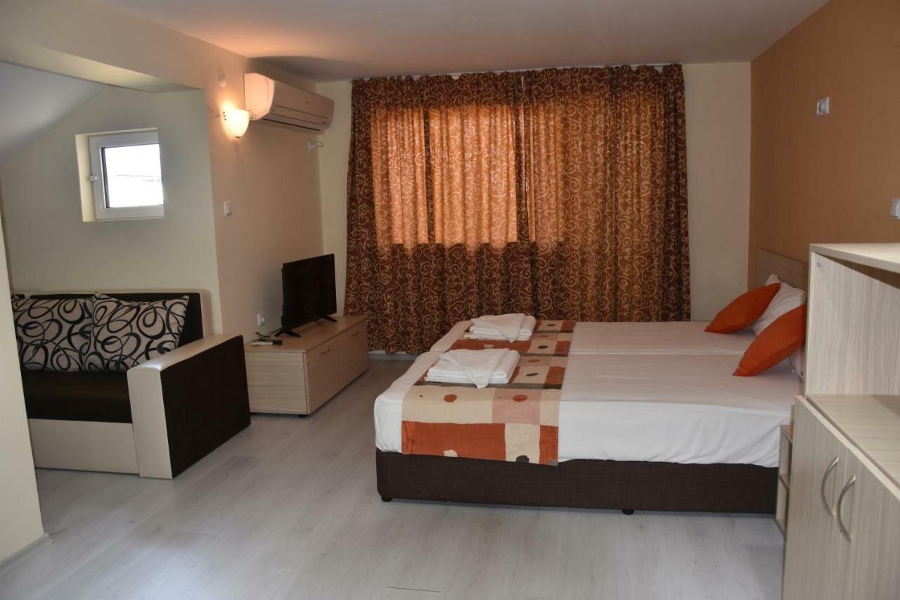 Aparthotel Lucky Family Ravda Bagian luar foto