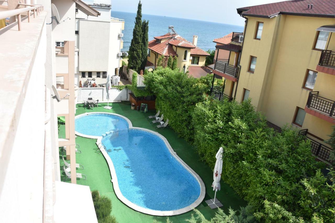 Aparthotel Lucky Family Ravda Bagian luar foto