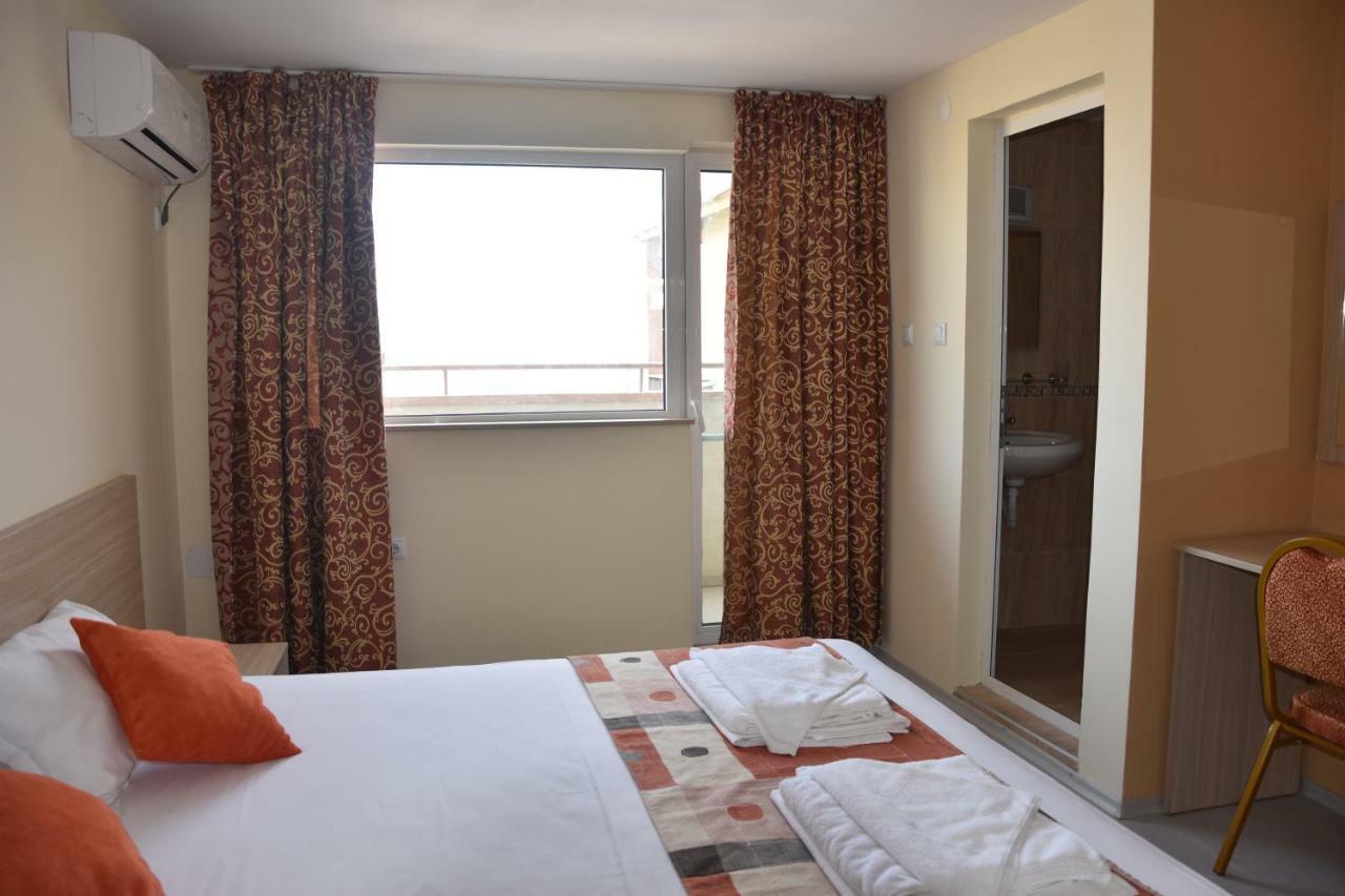 Aparthotel Lucky Family Ravda Bagian luar foto