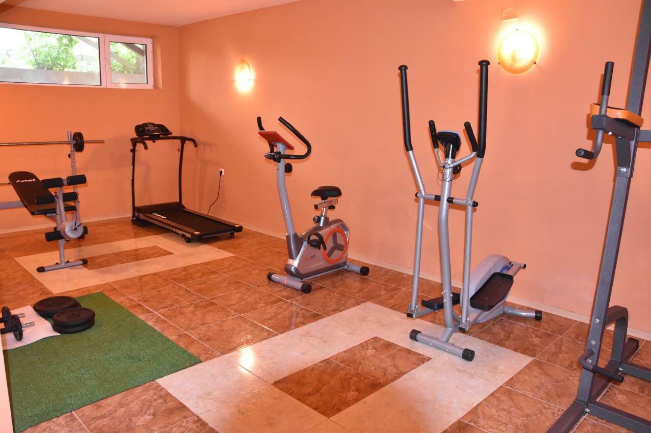 Aparthotel Lucky Family Ravda Bagian luar foto