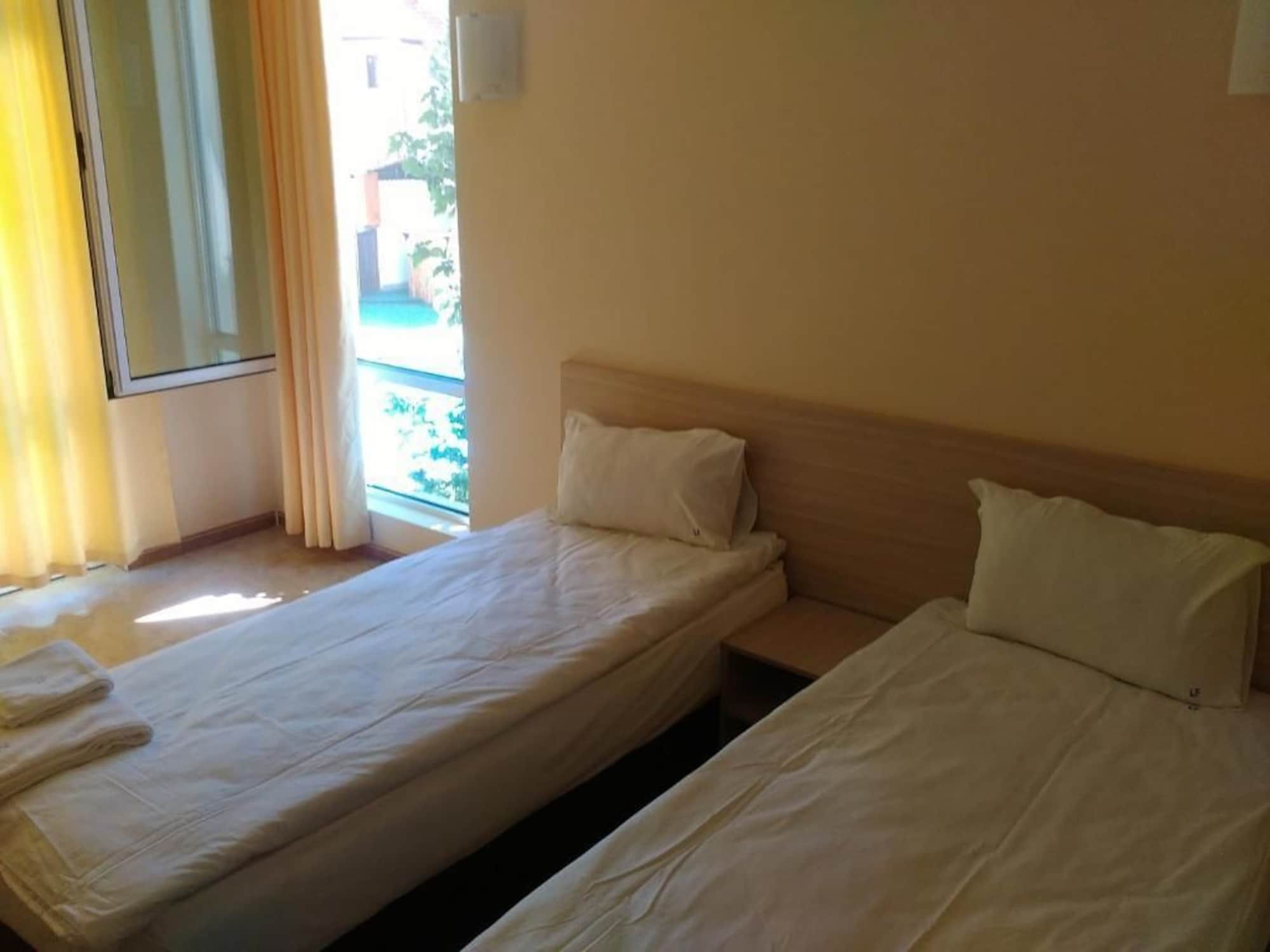 Aparthotel Lucky Family Ravda Bagian luar foto